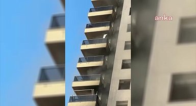 Alanya'da 12 katlı rezidansta çıkan yangında mahsur kalan 4 işçi kurtarıdı