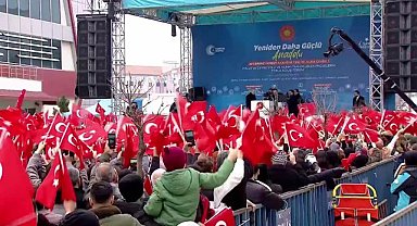 Cumhurbaşkanı Erdoğan: "2025 yılı sonunda deprem bölgemizde ise 452 bin 983 bağımsız bölümü vatandaşlarımıza teslim etmiş olacağız"