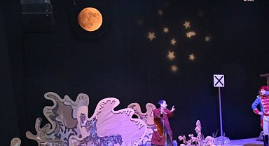 "Geçmem Gerek" tiyatro oyunu, Bozüyüklü çocuklarla buluştu 