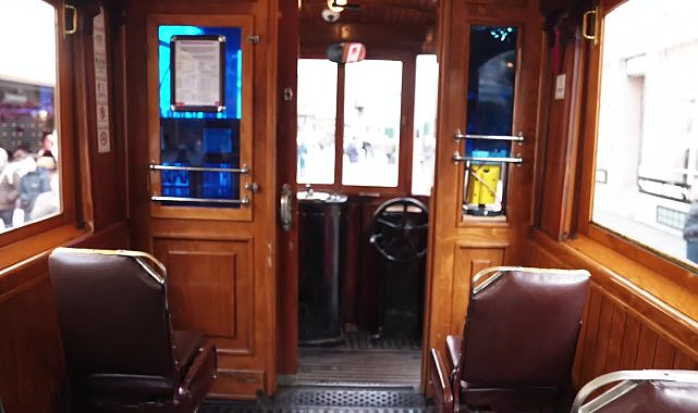 İETT'den Ferdi Tayfur'un anısına özel tramvay ve otobüs