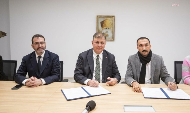 İzmir Büyükşehir'de 'Sosyal Denge Tazminatı' için ek protokol imzalandı