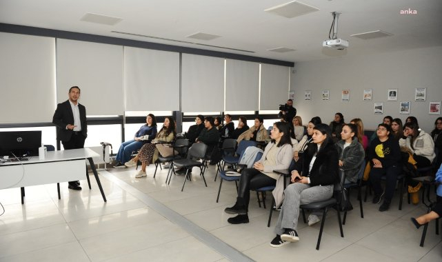 Karşıyakalı gençlere ücretsiz HPV aşısı