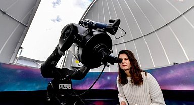 Mercan 100. Yıl İklim ve Çevre Bilim Merkezi'nde iki kadın astronom istihdam ediliyor