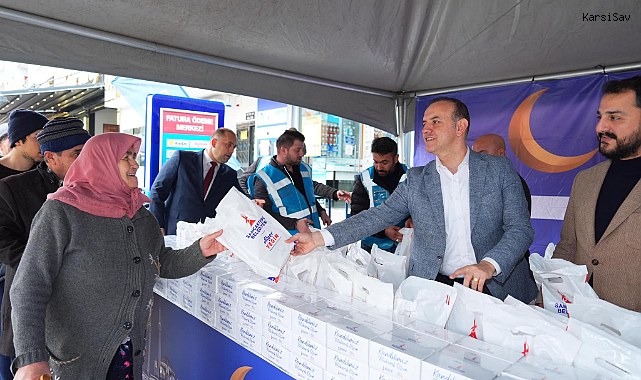 Sancaktepe Belediyesi vatandaşlara kandil simidi ikram etti