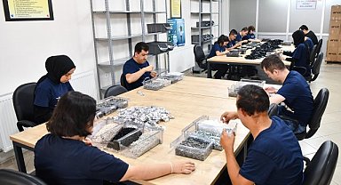 Tepebaşı Belediyesi'nin Engelliler Montaj Atölyeleri, toplam 19 milyon 727 bin 912 ürünün montajını yaptı