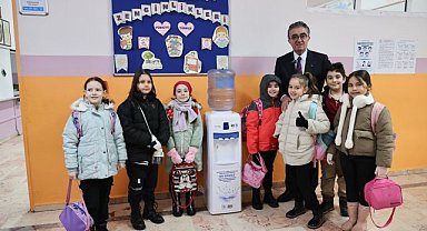 Bayrampaşa Belediyesi'nden öğrencilere ücretsiz doğal kaynak suyu