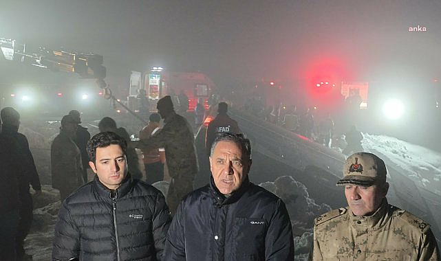 Bingöl'de yolcu otobüsü devrildi: 5 ölü, 38 yaralı