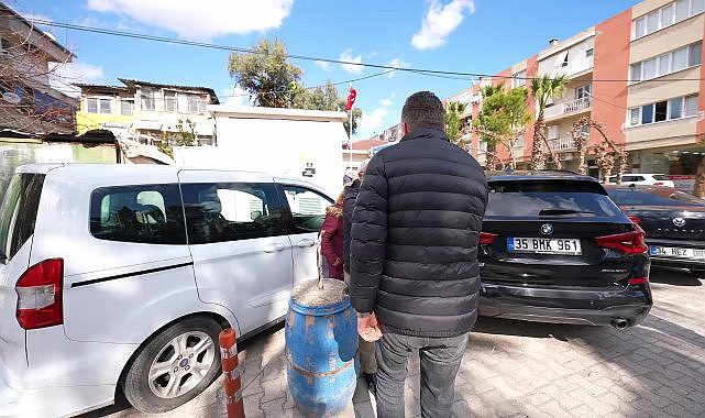 Buca Belediyesi Çınarlar Buluşma Noktası'nı hizmete açtı