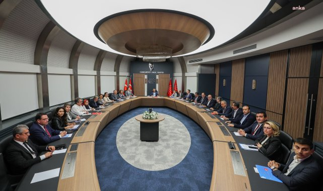 CHP MYK ön seçim yönergesini kabul etti… Özel, yarın ön seçim tarihini açıklayacak