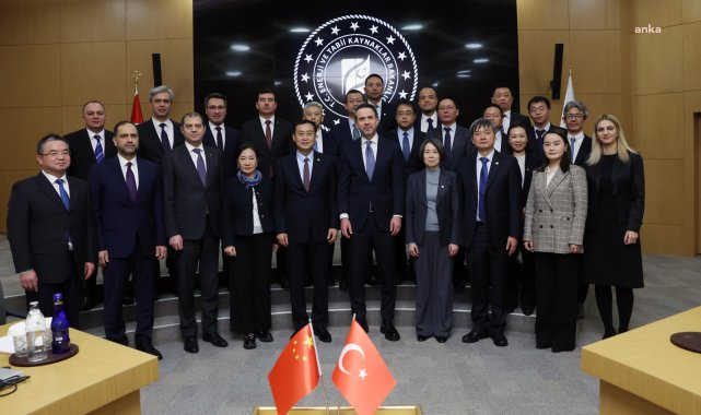 Enerji ve Tabii Kaynaklar Bakanı Bayraktar, Energy China Başkanı Lyu Zexiang ile görüştü