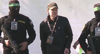 Gazze'de dördüncü rehine takası kapsamında ABD-İsrail vatandaşı Siegel, Kızılhaç yetkililerine teslim edildi