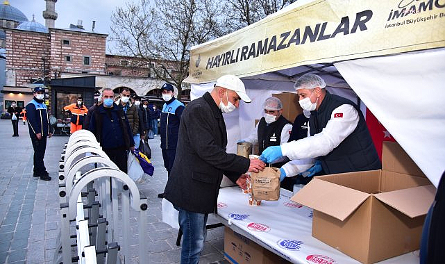 İBB'den Ramazan Dayanışması: İftar çadırlarında 217 bin kişiye sıcak yemek, Kent Lokantalarında 58 bin iftar verilecek