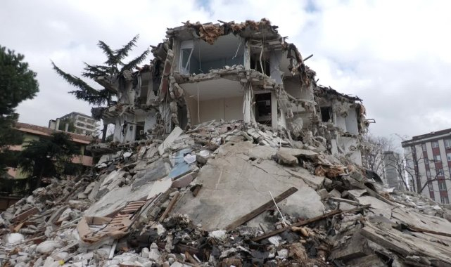 Kadıköy'de gerçeği aratmayan kapsamlı deprem tatbikatı