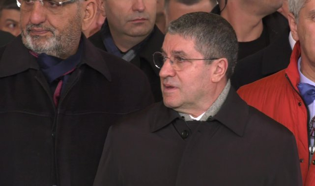 Kara Kuvvetleri Komutanı Orgeneral Selçuk Bayraktaroğlu'nun annesi son yolculuğuna uğurlandı