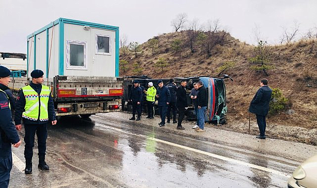 Kırıkkale'de cezaevi ring aracı devrildi: 9 kişi yaralandı