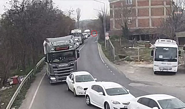Lüleburgaz Belediyesi'nden yol kenarına çöp atan TIR sürücüsüne 450 TL para cezası