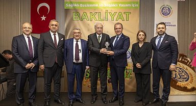 Mersin Büyükşehir Belediye Başkanı Vahap Seçer: Tarım Türkiye'nin ana taşıyıcı sektörüdür