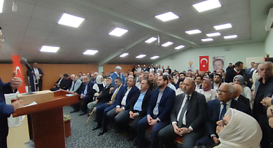 Ak Parti Kartal'da Bayramlaşma Programı: Birlik ve Beraberlik Mesajları Öne Çıktı