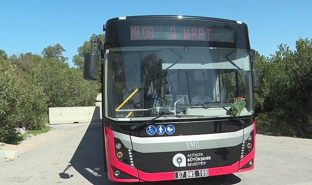 Antalya Büyükşehir Belediyesi'nden toplu ulaşımda kadınlara 8 Mart sürprizi