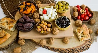 Dr. Öğr. Üyesi Zeynep Güler Yenipınar'ın Ramazan ayı beslenme önerileri