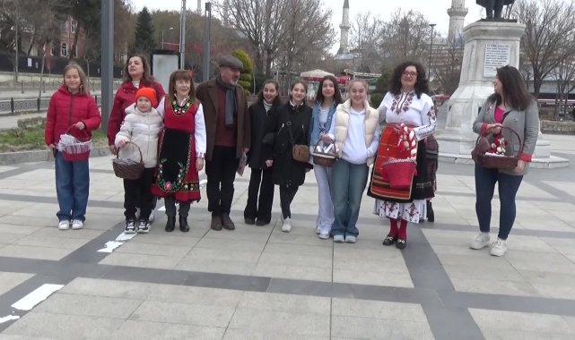 Edirne Başkonsolosu Kafedzhiyska, Marteniçka bilekliği dağıttı