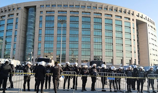 Ekrem İmamoğlu için yapılan eylemlerde İstanbul'da 21 kişi daha tutuklandı