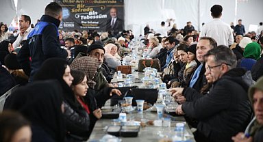 Eyüpsultan Belediyesi ramazan ayı dolayısıyla her gün Reşadiye Ortaokulu'nda bin kişilik yemek verecek