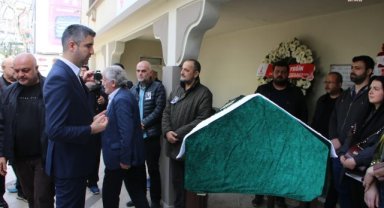 Kartal Belediye Başkanı Yüksel, acı gününde gazeteci Murat Karaca'yı yalnız bırakmadı