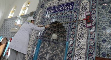 Kartal Belediyesi'nden ibadethanelerde temizlik çalışması