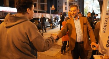 Kartal Belediyesi'nden Kadir Gecesi dolayısıyla vatandaşlara lokma ikramı