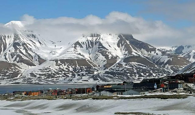 Spitsbergen Antlaşması'na, Türkiye'nin dahiliyle Türk vatandaşları, Svalbard takımadalarında mülk edinme ve oturma hakkı elde edecek