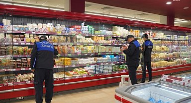 Tuzla Belediyesi Zabıta ekiplerinden market denetimi
