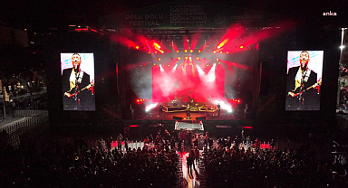Can Bonomo, Uluslararası Manisa Mesir Festivali'nde sahne aldı