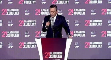 Kurultayda Özgür Özel: 