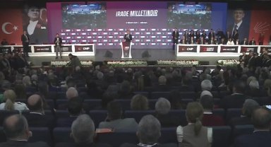 Kurultayda Özgür Özel: 