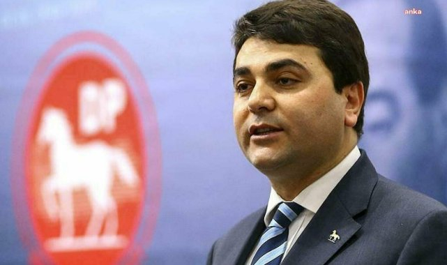 Gültekin Uysal, CHP Genel Başkanlığı'na yeniden seçilen Özgür Özel'i tebrik etti