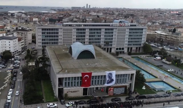 İBB, İETT, İSKİ ve İSPARK'la ilgili iddialara "Yalanlar ve Gerçekler" başlıklı açıklamayla yanıt verdi