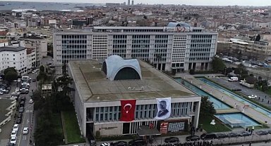 İBB'den "Florya'daki sosyal tesislerde, parkenin altında gömülmüş halde 2 milyon dolar bulundu" iddiasına yalanlama