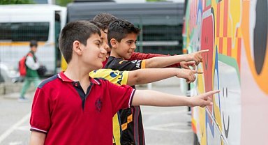 İzmir Büyükşehir Belediye Başkanı Cemil Tugay: Çocuklar yaşadıkları dünyayı koruyarak büyüsünler