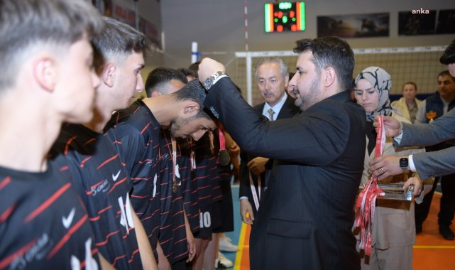 Kahramankazan'da "Okullar Arası Voleybol İlçe Birinciliği Turnuvası" tamamlandı