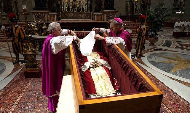 Kardinaller, Papa Francis'in cenaze töreninin 26 Nisan'da yapılmasını kararlaştırdı: Törene, Trump, Macron ve Zelenski de katılacak