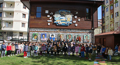 ‘Kütüphaneler Haftası’nda Rıfat Ilgaz Eğlenceli Çocuk Kütüphanesi’ne Yoğun İlgi