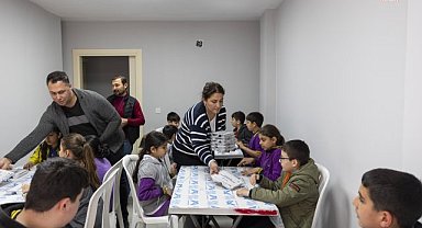  Mersin Büyükşehir Belediyesi'nin LGS'ye hazırlanan öğrencilere öğle yemeği ikramı devam ediyor 