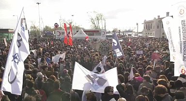 Öğrenciler Kadıköy'de buluştu, tutuklu arkadaşlarının serbest bırakılmalarını istedi