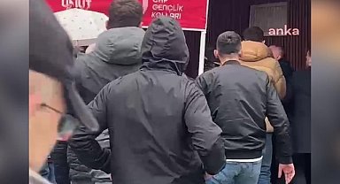 Trabzon'da Ekrem İmamoğlu için kurulan imza standına bıçaklı saldırıda 1 kişi yaralandı