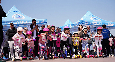 Tuzla’da 23 Nisan coşkusu: Minikler yarıştı, aileler keyif aldı