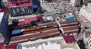 Van Mısır Çarşısı esnafı: "Yıkılan, yanan dükkanlarımıza çare bulunmasını istiyoruz"