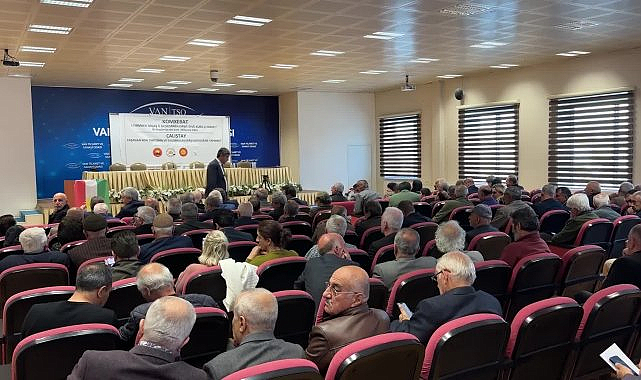 Van'da 4 siyasi partiden çalıştay: "Kürtler ne yapmalı?"