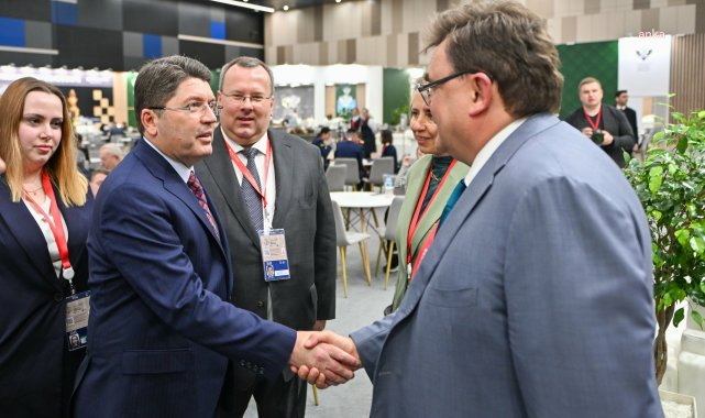 Adalet Bakanı Tunç, Rus mevkidaşı Çuyçenko ile St. Petersburg'da bir araya geldi