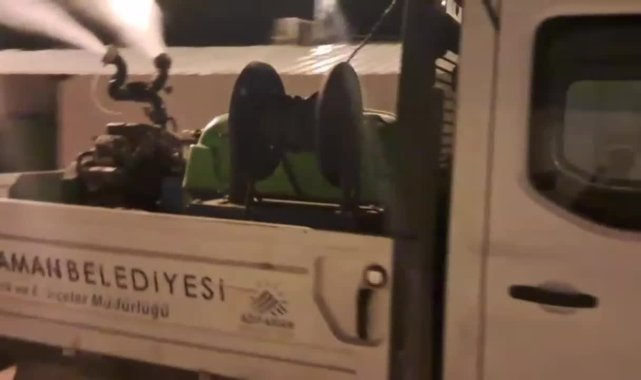 Adıyaman Belediyesi'nden sinek ve haşereye karşı gece mesaisi